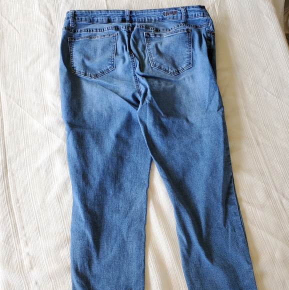 Womens Izod Jeans - Picture 4 of 7